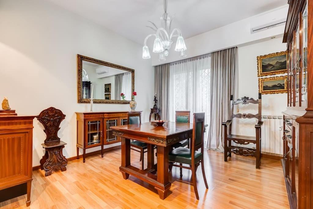 Exclusive Apartment In Eur Lake Rome Bagian luar foto