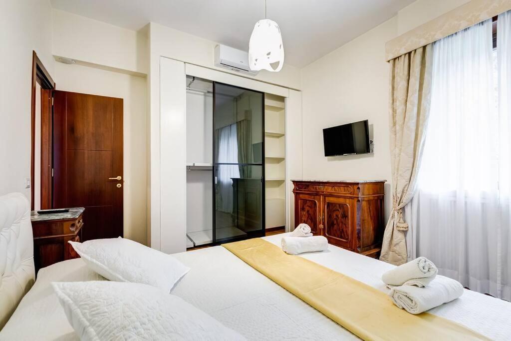 Exclusive Apartment In Eur Lake Rome Bagian luar foto
