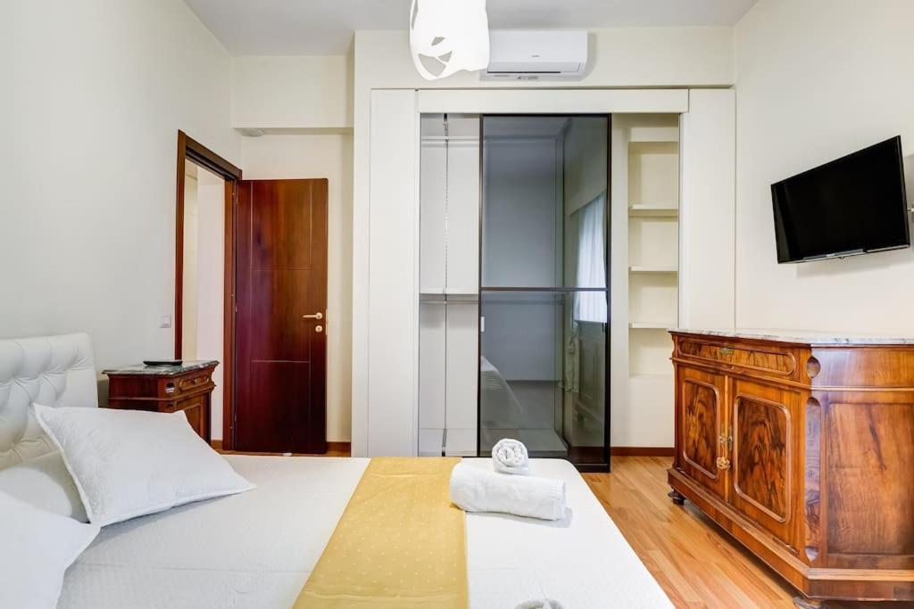 Exclusive Apartment In Eur Lake Rome Bagian luar foto