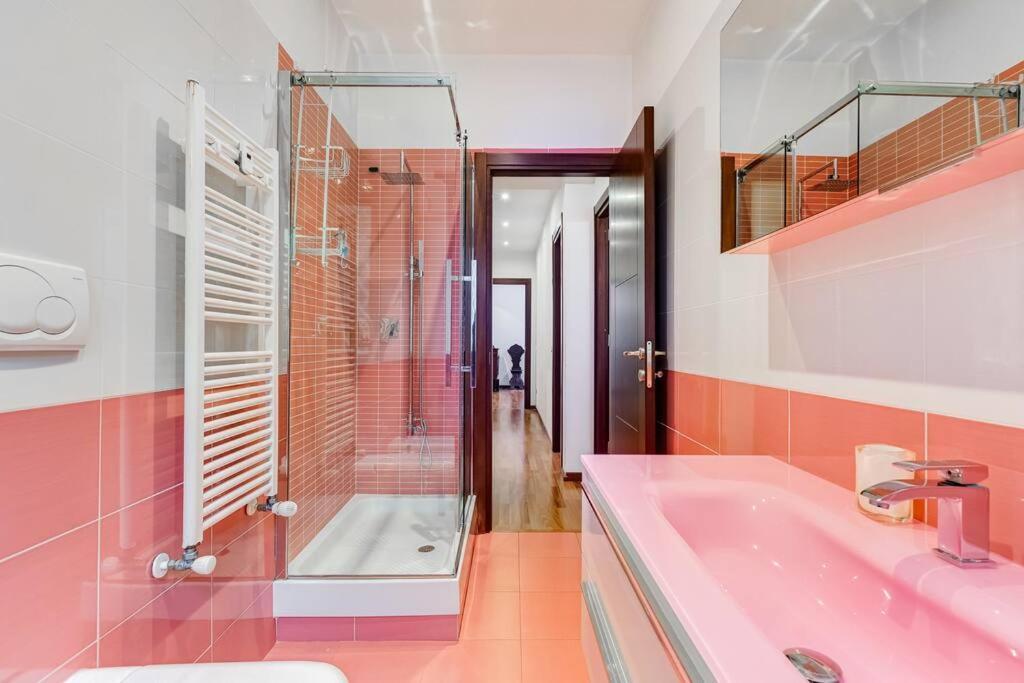 Exclusive Apartment In Eur Lake Rome Bagian luar foto