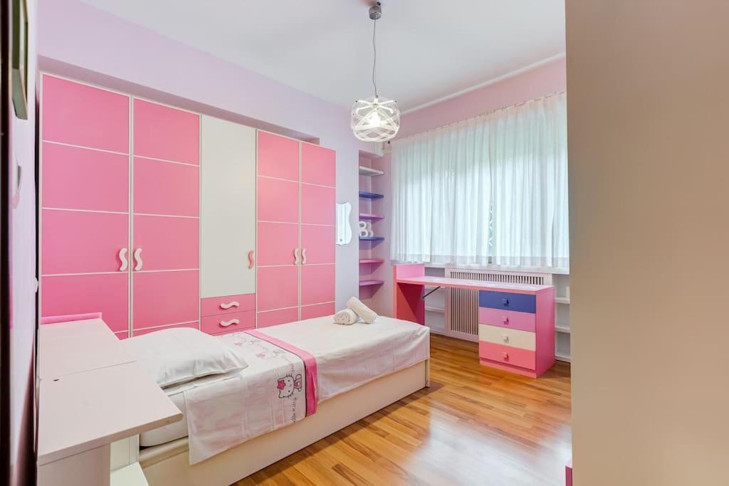 Exclusive Apartment In Eur Lake Rome Bagian luar foto