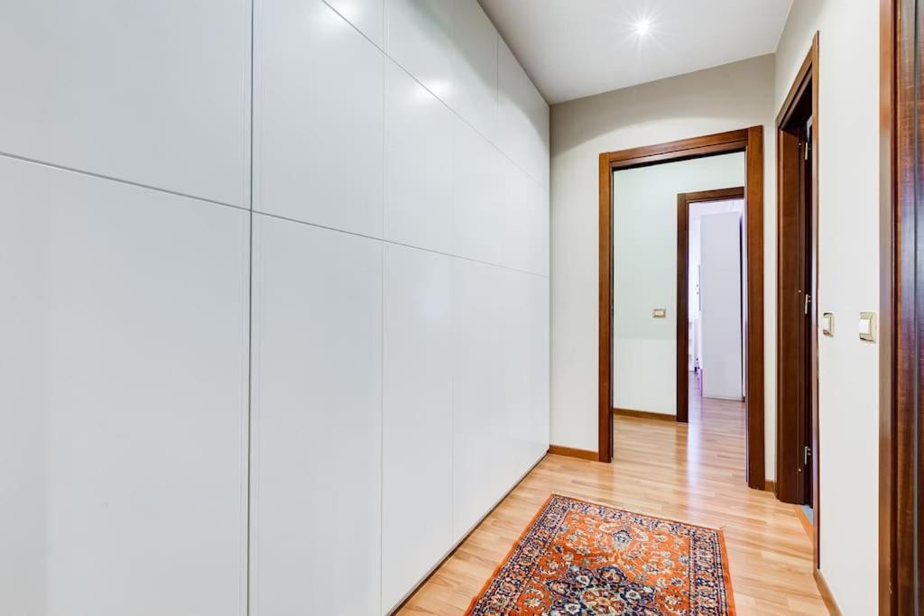 Exclusive Apartment In Eur Lake Rome Bagian luar foto