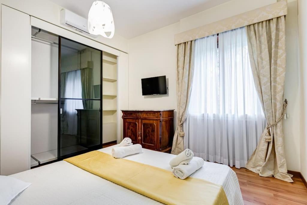 Exclusive Apartment In Eur Lake Rome Bagian luar foto