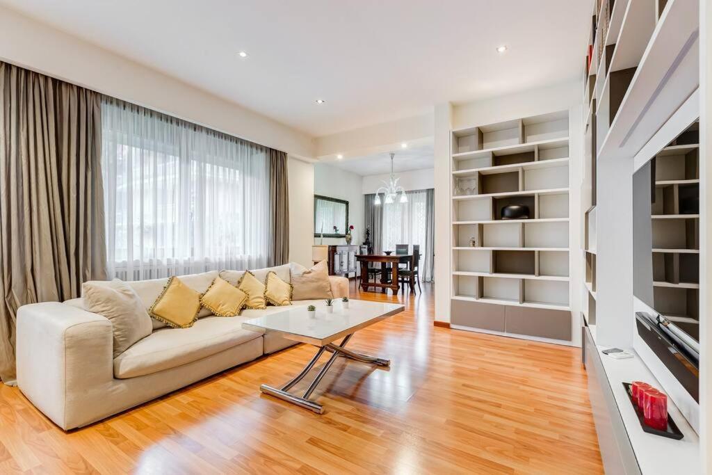 Exclusive Apartment In Eur Lake Rome Bagian luar foto