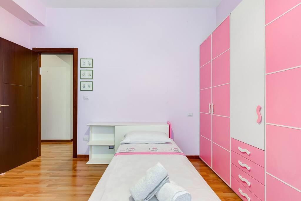 Exclusive Apartment In Eur Lake Rome Bagian luar foto