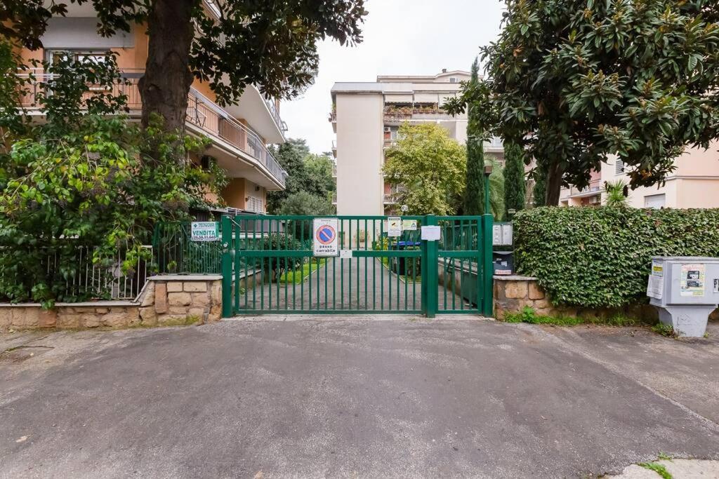 Exclusive Apartment In Eur Lake Rome Bagian luar foto