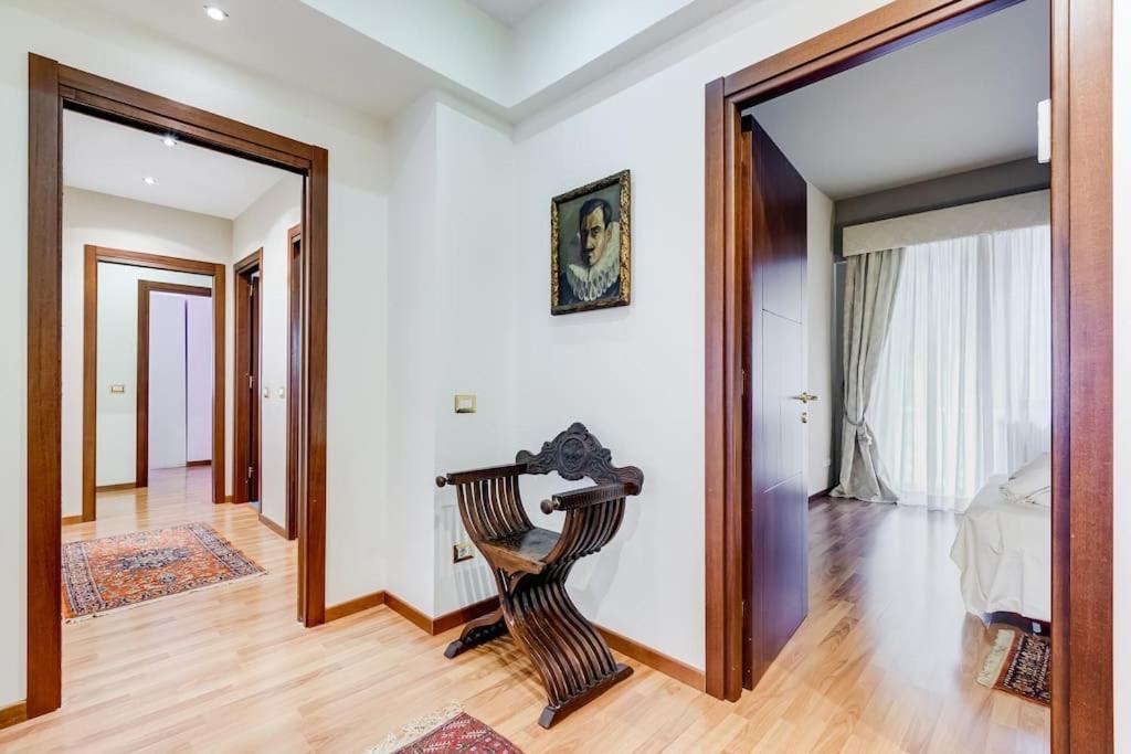 Exclusive Apartment In Eur Lake Rome Bagian luar foto