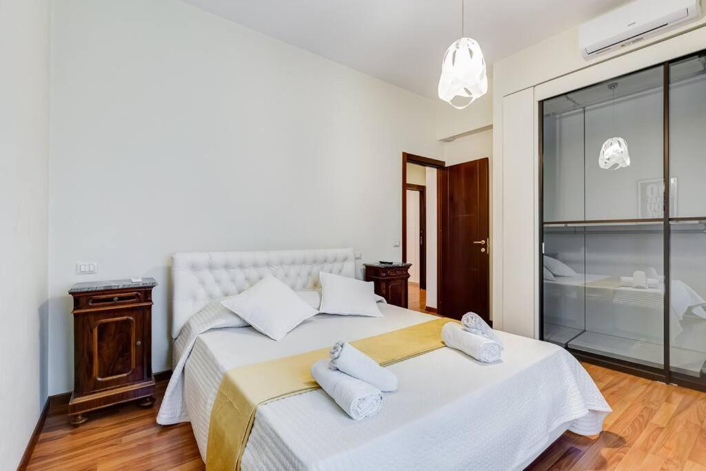 Exclusive Apartment In Eur Lake Rome Bagian luar foto
