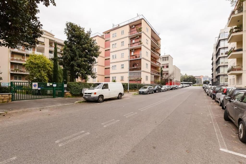 Exclusive Apartment In Eur Lake Rome Bagian luar foto