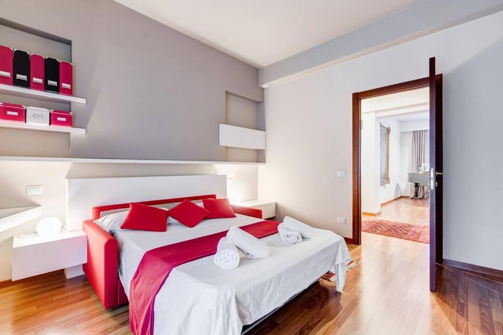 Exclusive Apartment In Eur Lake Rome Bagian luar foto