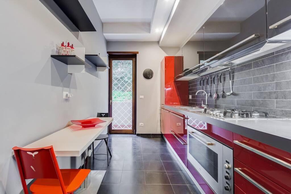 Exclusive Apartment In Eur Lake Rome Bagian luar foto