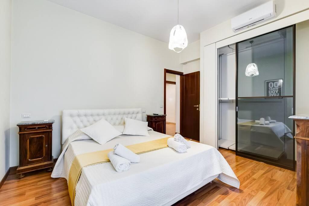 Exclusive Apartment In Eur Lake Rome Bagian luar foto