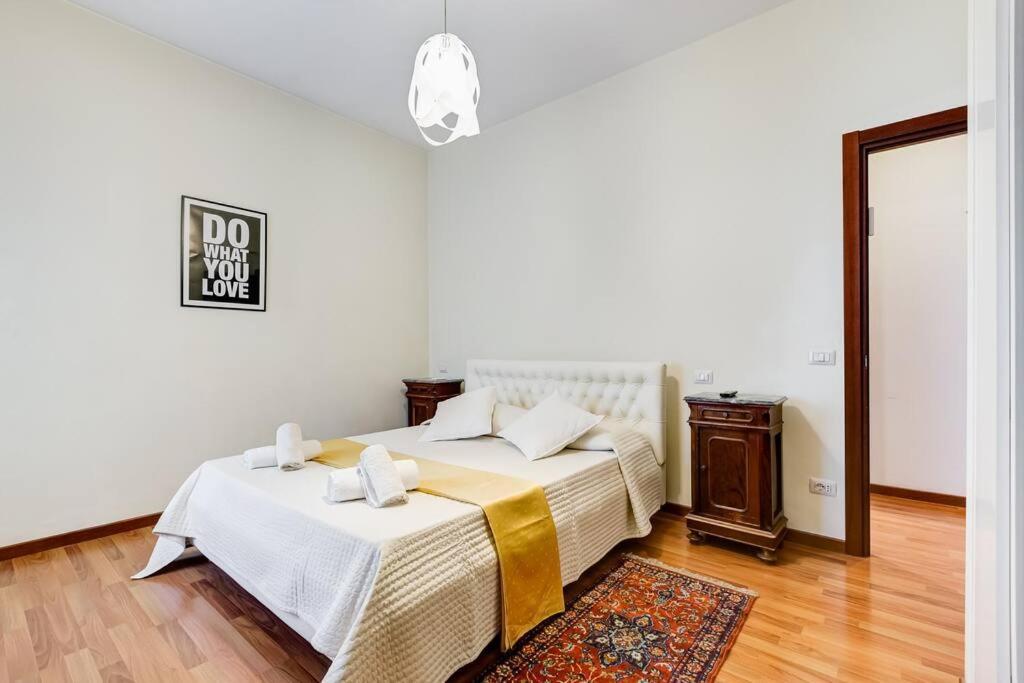 Exclusive Apartment In Eur Lake Rome Bagian luar foto